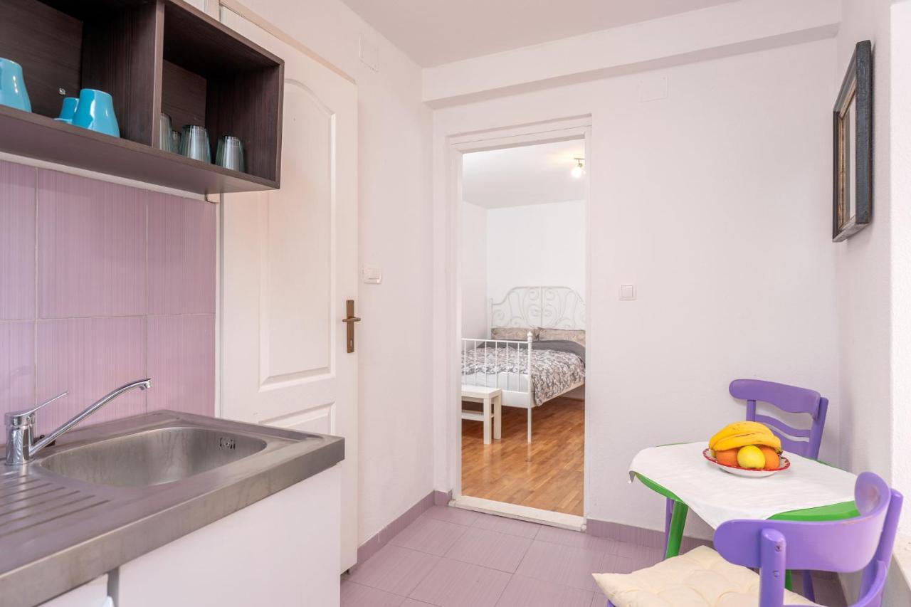Harbourside Guesthouse Mandina - Zf Hvar ฮวาร์ ภายนอก รูปภาพ