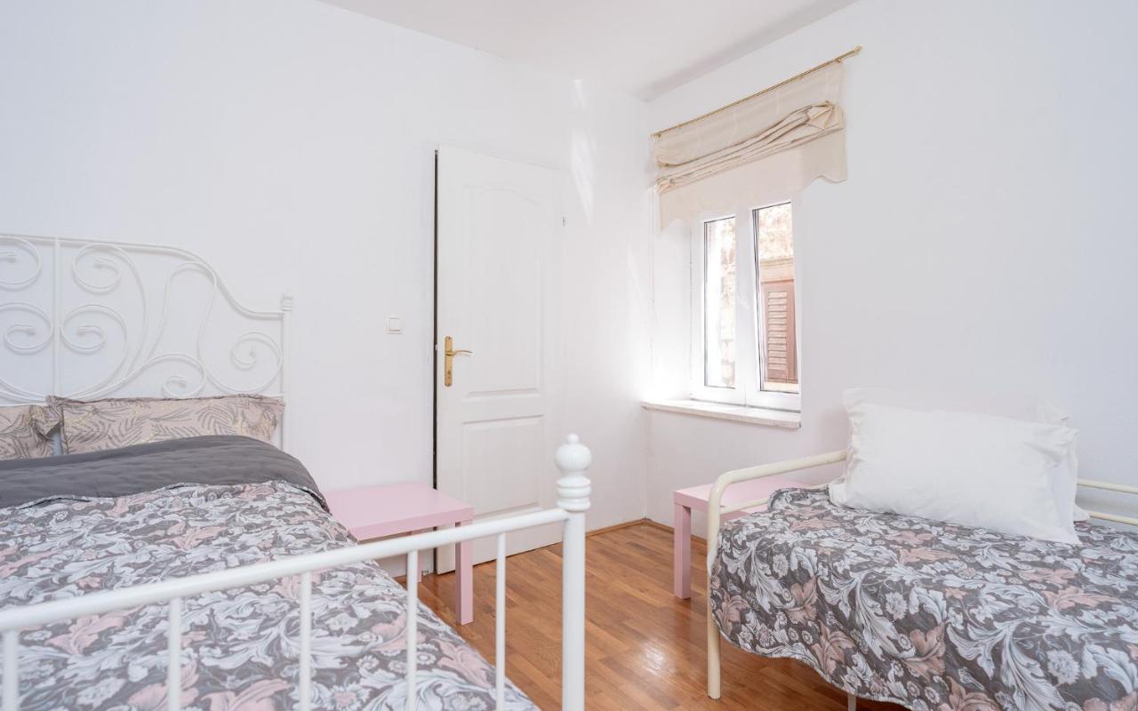 Harbourside Guesthouse Mandina - Zf Hvar ฮวาร์ ภายนอก รูปภาพ