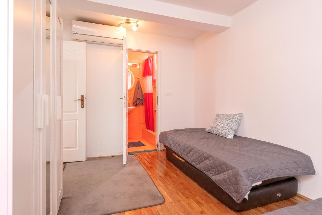 Harbourside Guesthouse Mandina - Zf Hvar ฮวาร์ ภายนอก รูปภาพ